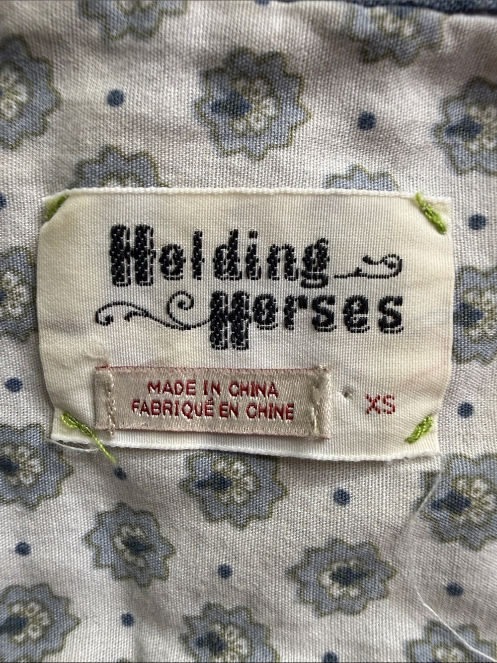 Holding Horses Anthropologie Chambray Blue Embroidered Button Down Shirt XS - Picture 14 of 15